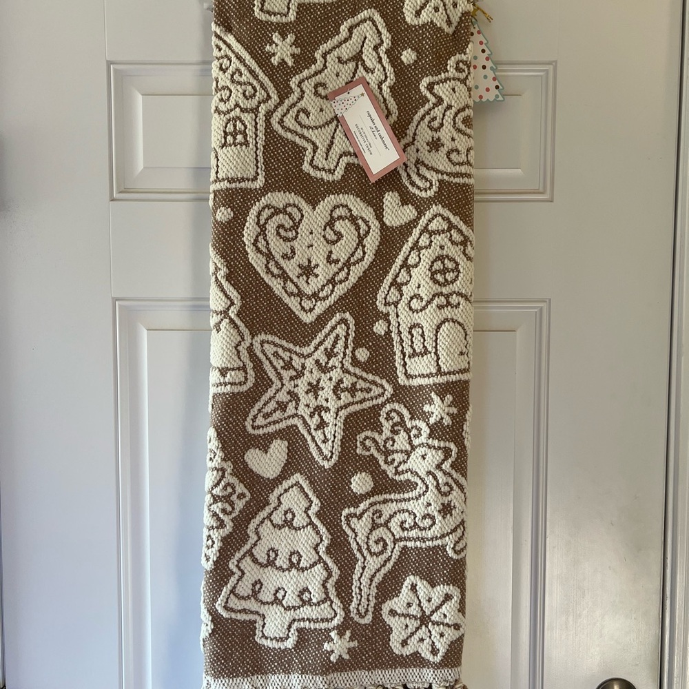 Cupcakes & Cashmere Brown and Cream Gingerbread Decorative Throw